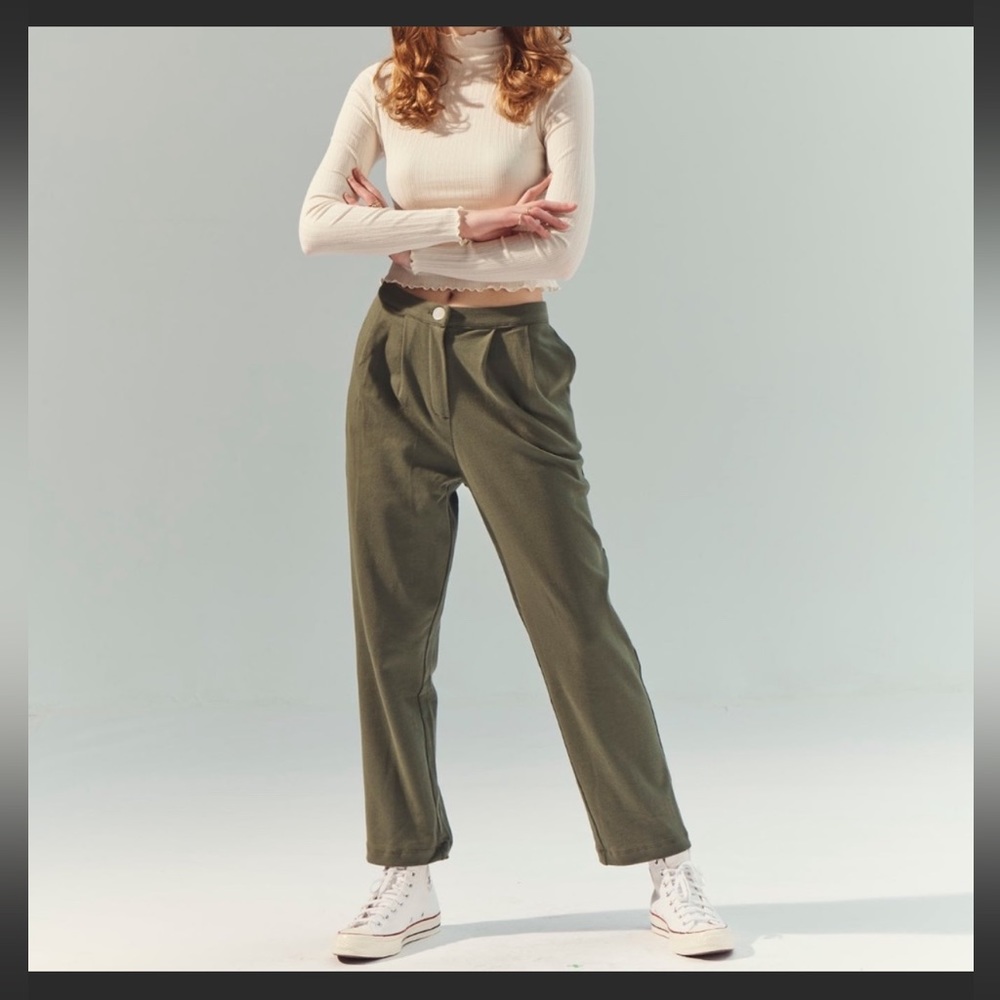 NWOT ForDays Green Pleated Pants